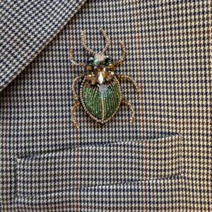 Broche met kraaltjes - Kever groen